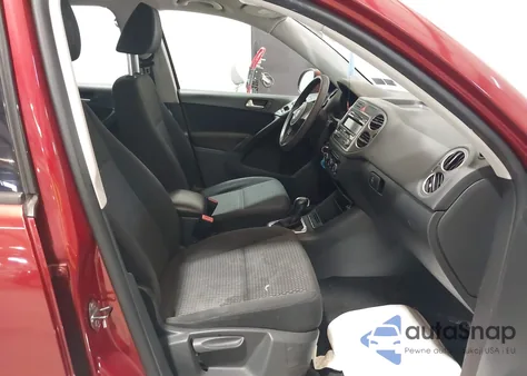 2011 Volkswagen Tiguan S z USA, uszkodzony, nr VIN WVGAV7AX4BW001335